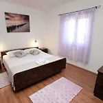 Tone טרוגיר